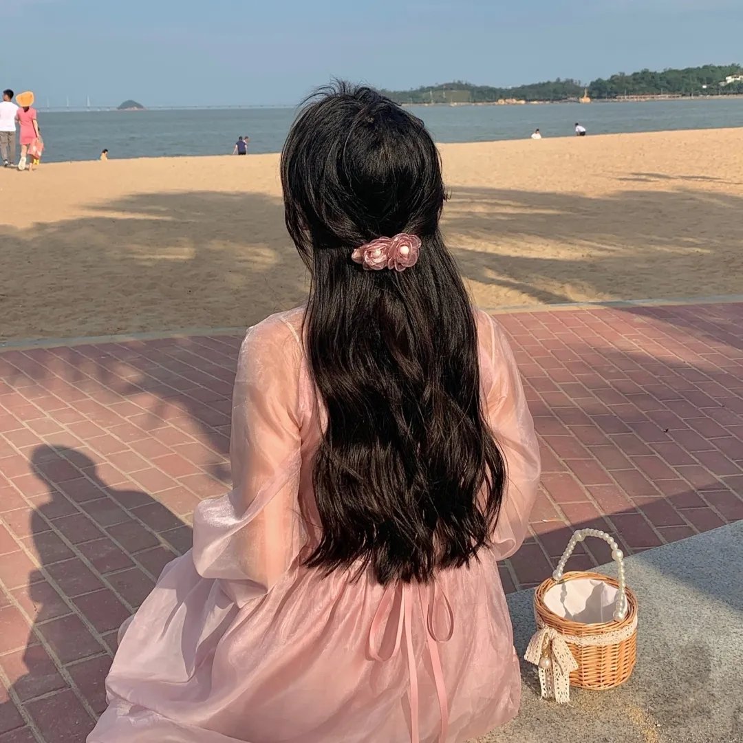 夹缝中活着，小春